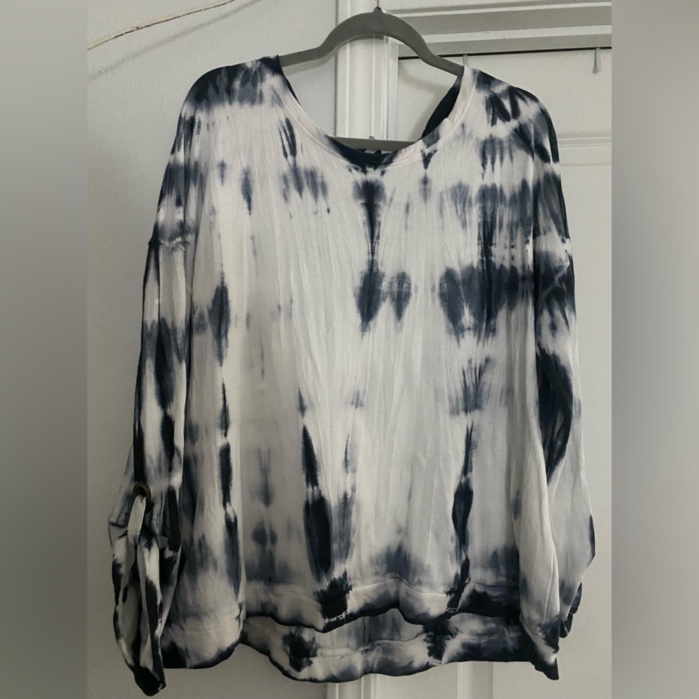 Navy Blue/White tie dye top